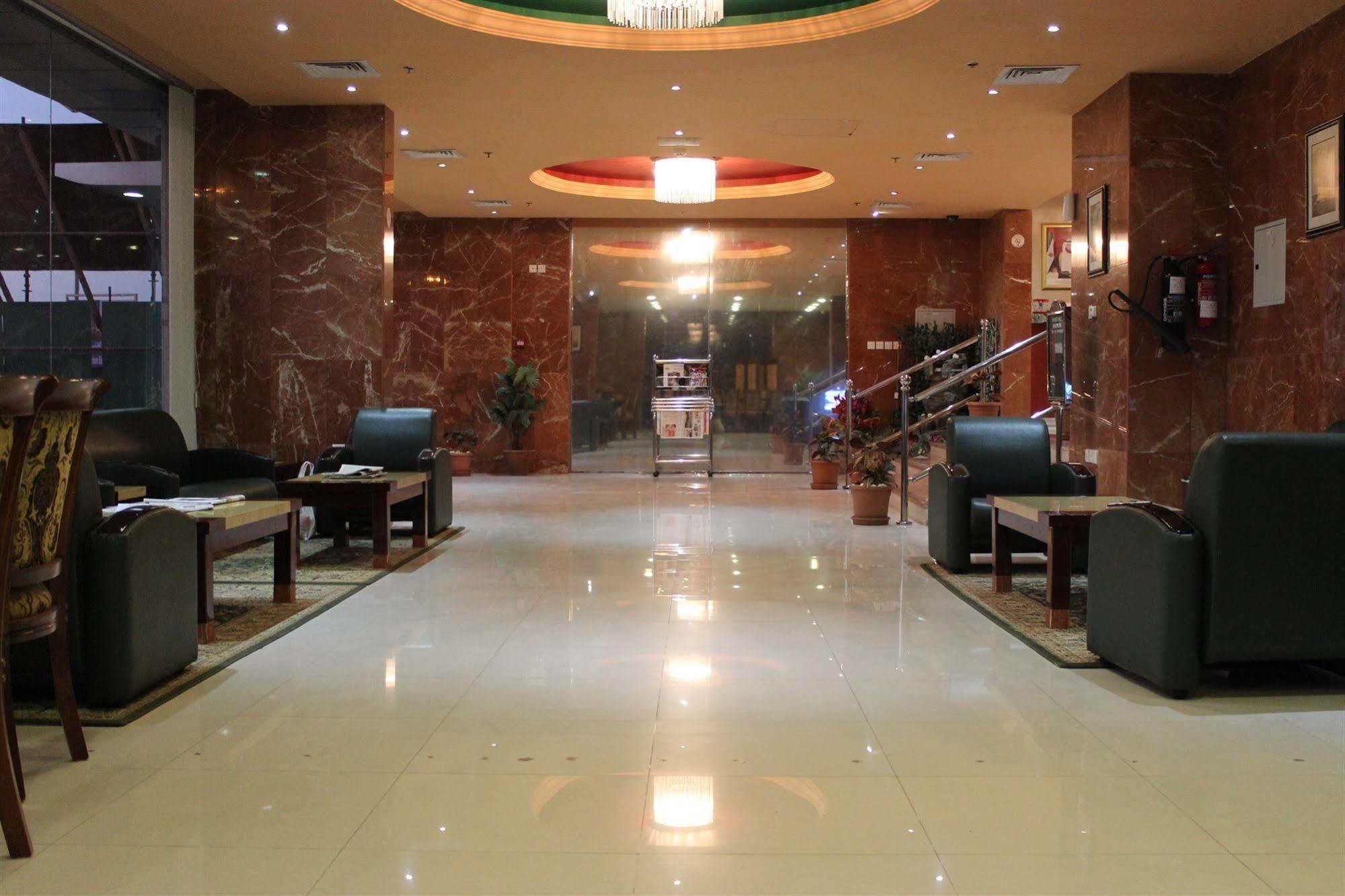 Raynor Hotel Apartments Fudzsejra Kültér fotó